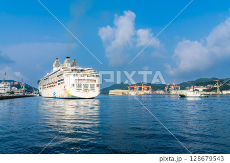 長崎港客船入港（Star Navigator）水辺の森公園【長崎市】 128679543