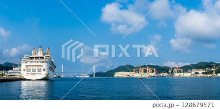 長崎港客船入港(Star Navigator)水辺の森公園 パノラマ【長崎市】 長崎港客船入港(Star Navigator)水辺の森公園 パノラマ【長崎市】 128679571