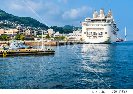 長崎港客船入港(Star Navigator)水辺の森公園【長崎市】 長崎港客船入港(Star Navigator)水辺の森公園【長崎市】 128679582