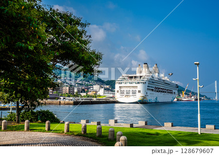 長崎港客船入港（Star Navigator）水辺の森公園【長崎市】 128679607