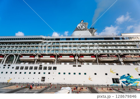 長崎港客船入港(Star Navigator)松ヶ枝埠頭【長崎市】 長崎港客船入港(Star Navigator)松ヶ枝埠頭【長崎市】 128679846