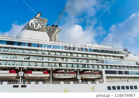長崎港客船入港（Star Navigator）松ヶ枝埠頭【長崎市】 128679867