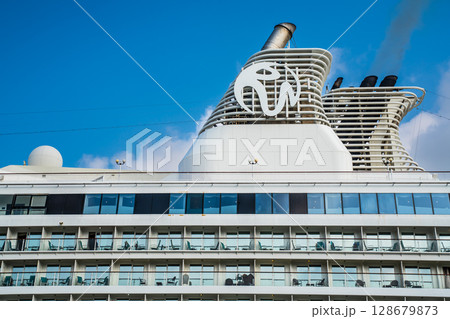 長崎港客船入港（Star Navigator）松ヶ枝埠頭【長崎市】 128679873