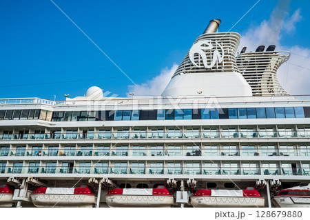 長崎港客船入港（Star Navigator）松ヶ枝埠頭【長崎市】 128679880