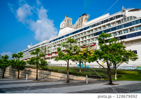 長崎港客船入港（Star Navigator）松ヶ枝埠頭【長崎市】 128679892