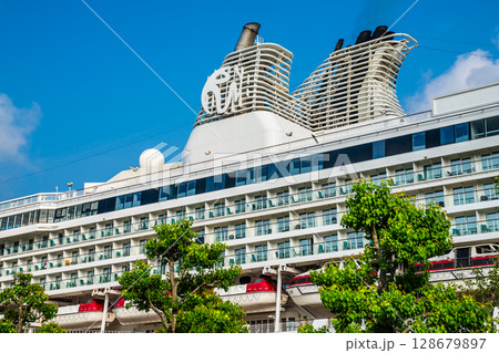 長崎港客船入港(Star Navigator)松ヶ枝埠頭【長崎市】 長崎港客船入港(Star Navigator)松ヶ枝埠頭【長崎市】 128679897