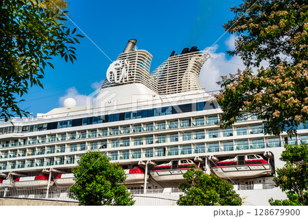 長崎港客船入港(Star Navigator)松ヶ枝埠頭【長崎市】 長崎港客船入港(Star Navigator)松ヶ枝埠頭【長崎市】 128679900
