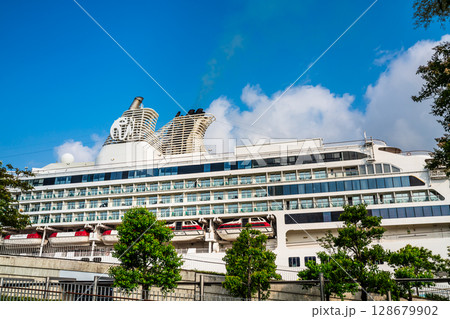 長崎港客船入港（Star Navigator）松ヶ枝埠頭【長崎市】 128679902