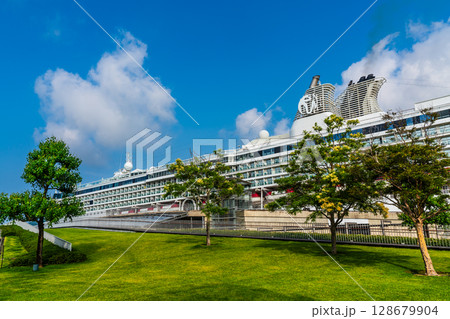 長崎港客船入港(Star Navigator)松ヶ枝埠頭【長崎市】 長崎港客船入港(Star Navigator)松ヶ枝埠頭【長崎市】 128679904