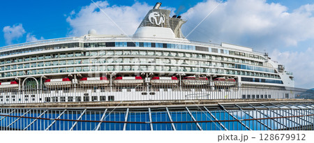 長崎港客船入港(Star Navigator)松ヶ枝埠頭 パノラマ【長崎市】 長崎港客船入港(Star Navigator)松ヶ枝埠頭 パノラマ【長崎市】 128679912