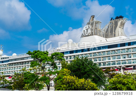 長崎港客船入港（Star Navigator）松ヶ枝埠頭【長崎市】 128679918