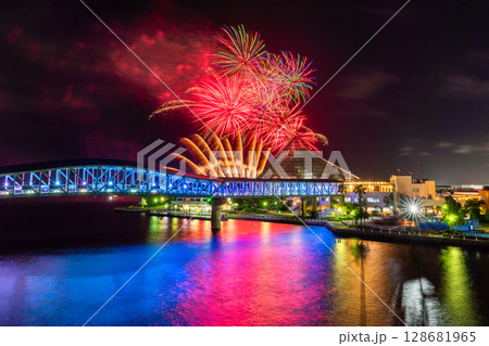 《神奈川県》八景島シーパラダイス・花火シンフォニア 128681965