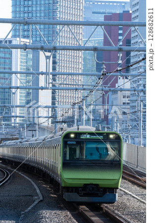 山手線の列車 128682611