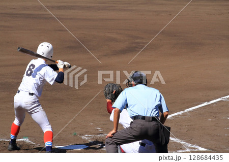 高校野球甲子園大会の地区予選・バッター・キャッチャー・球審 高校野球甲子園大会の地区予選・バッター・キャッチャー・球審 128684435