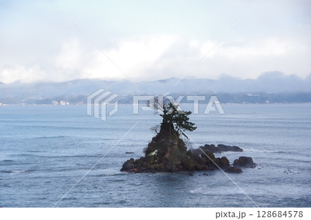 雨晴海岸 女岩 雨晴海岸 女岩 128684578