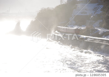 雨晴海岸 氷見線 キハ40 雨晴海岸 氷見線 キハ40 128685305