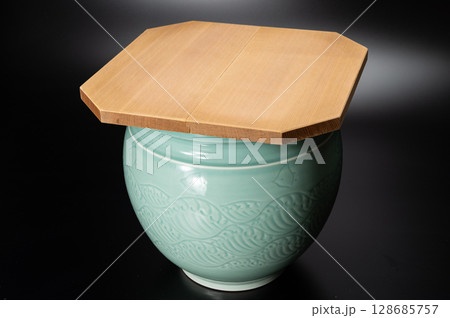 千鳥の水屋瓶|茶室を支える美しい 千鳥の水屋瓶|茶室を支える美しい 128685757