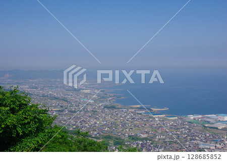 愛媛県四国中央市　具定展望台から寒川町・土居町方面を望む 128685852