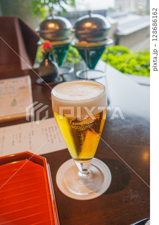 旅先でいただく美味しいビール 128686162