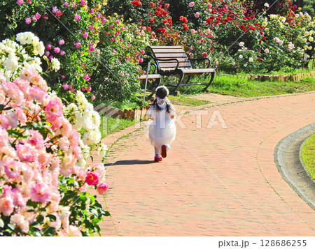 北九州市の総合農事センター花農丘公園バラ園 128686255