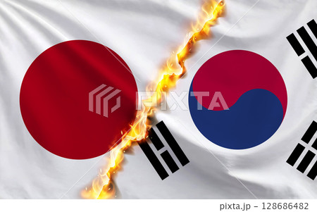 日本と韓国の国旗 128686482