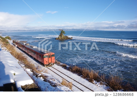 雨晴海岸 氷見線 キハ40 128686668