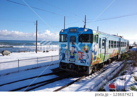 氷見線 雨晴駅 キハ40 氷見線 雨晴駅 キハ40 128687421
