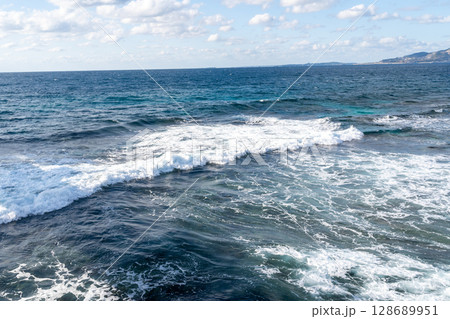 見てるだけで癒される沖縄の海 見てるだけで癒される沖縄の海 128689951