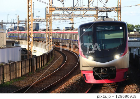 京王・5000系 128690919