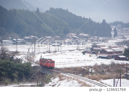 山口線 渡川付近 キハ40雪景色 山口線 渡川付近 キハ40雪景色 128691769