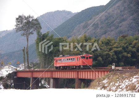 山口線 長門峡付近 キハ40 山口線 長門峡付近 キハ40 128691782