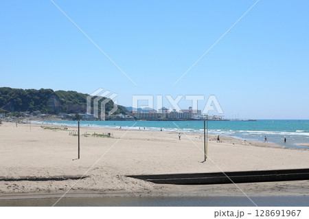 鎌倉海水浴場　材木座海岸 128691967
