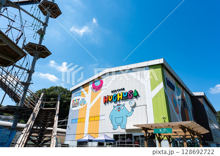 京王あそびの森 HUGHUGの外観　東京都日野市程久保 128692722