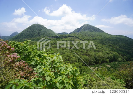 群馬県榛名高原 ヤセオネ峠から登る臥牛山(ねうしやま)から相馬山と二ツ岳 2025年5月28日 群馬県榛名高原 ヤセオネ峠から登る臥牛山(ねうしやま)から相馬山と二ツ岳 2025年5月28日 128693534