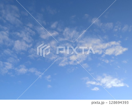 唇な雲 128694393