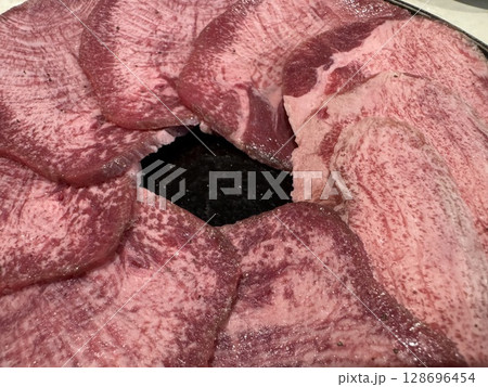 薄切り牛タン精肉 128696454