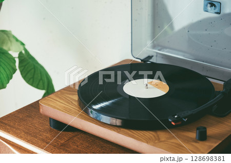 レコードプレーヤー　 128698381