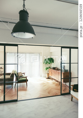 リノベーションした部屋 128698589