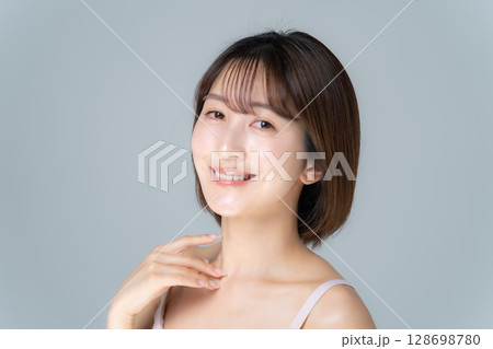 若い女性　ビューティー 128698780