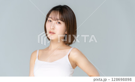 若い女性　ビューティー 128698898