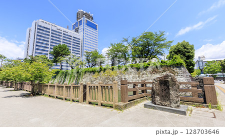 駿河城の夏 128703646