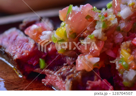 キャンプの食事 キャンプの食事 128704507