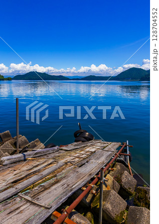 沖島の湖畔風景 沖島の湖畔風景 128704552