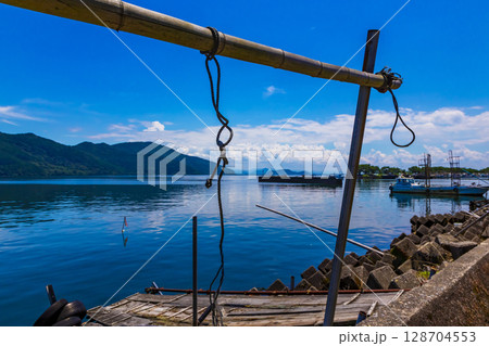 沖島の湖畔風景 沖島の湖畔風景 128704553