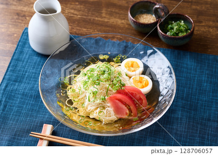 白出汁と胡麻油風味のそうめん 128706057