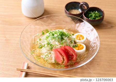 白出汁と胡麻油風味のそうめん 白出汁と胡麻油風味のそうめん 128706063
