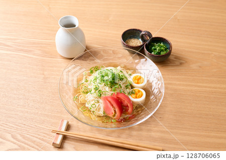 白出汁と胡麻油風味のそうめん 白出汁と胡麻油風味のそうめん 128706065