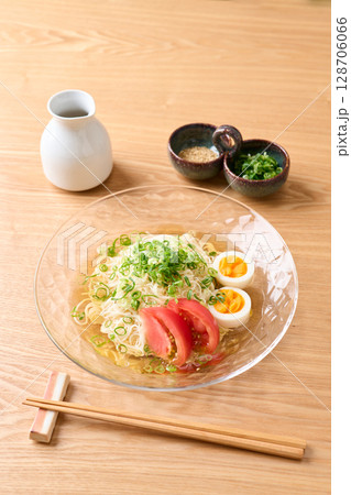 白出汁と胡麻油風味のそうめん 128706066