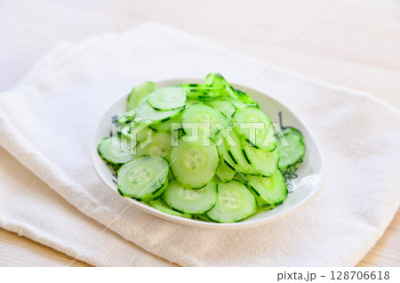 夏野菜　胡瓜のスライス 128706618