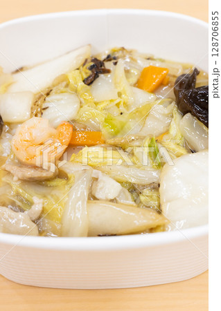 美味しいコンビニ弁当の中華丼弁当 128706855